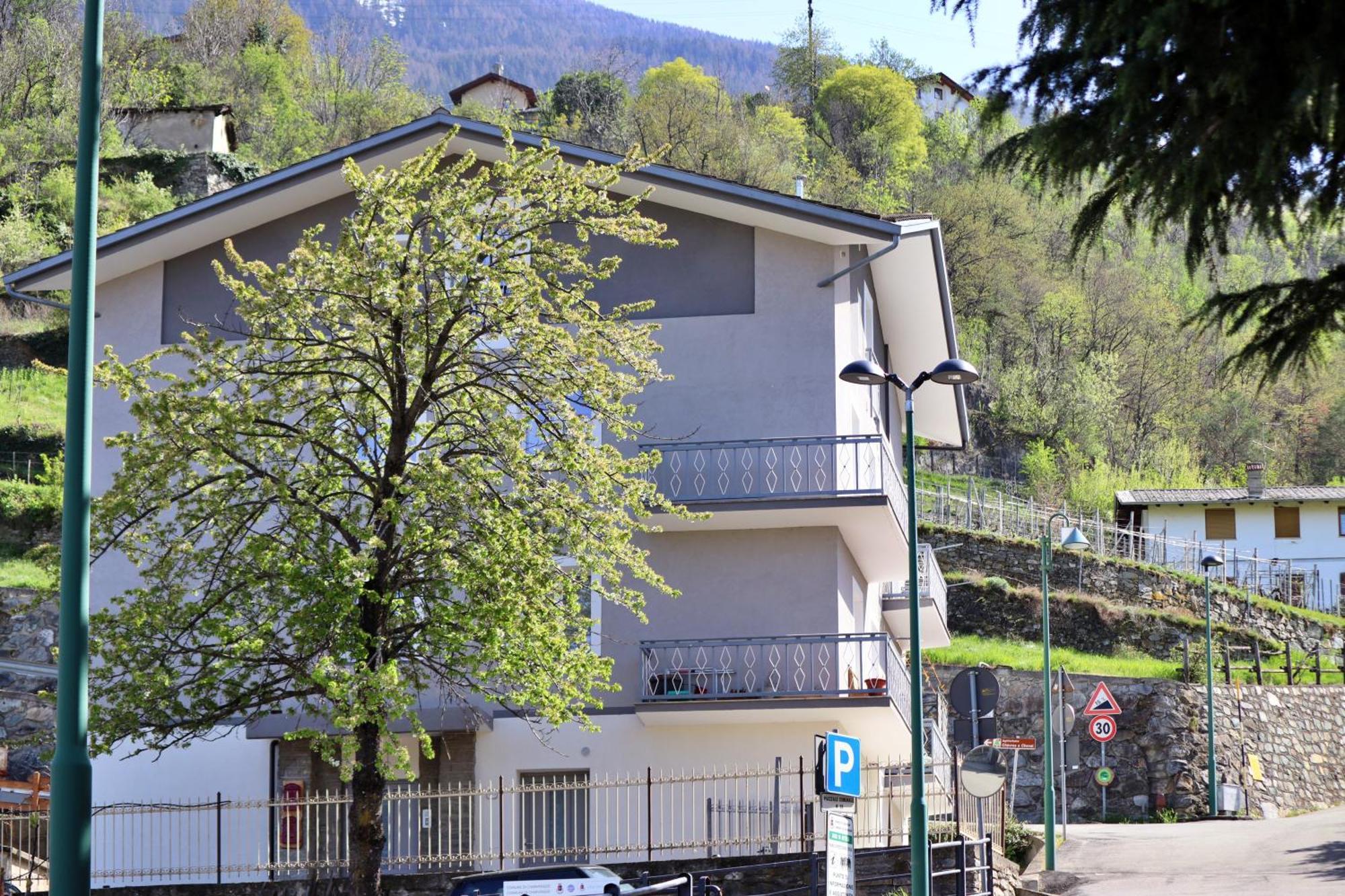 Aparthotel Lo Barbaboc Charvensod Exterior foto